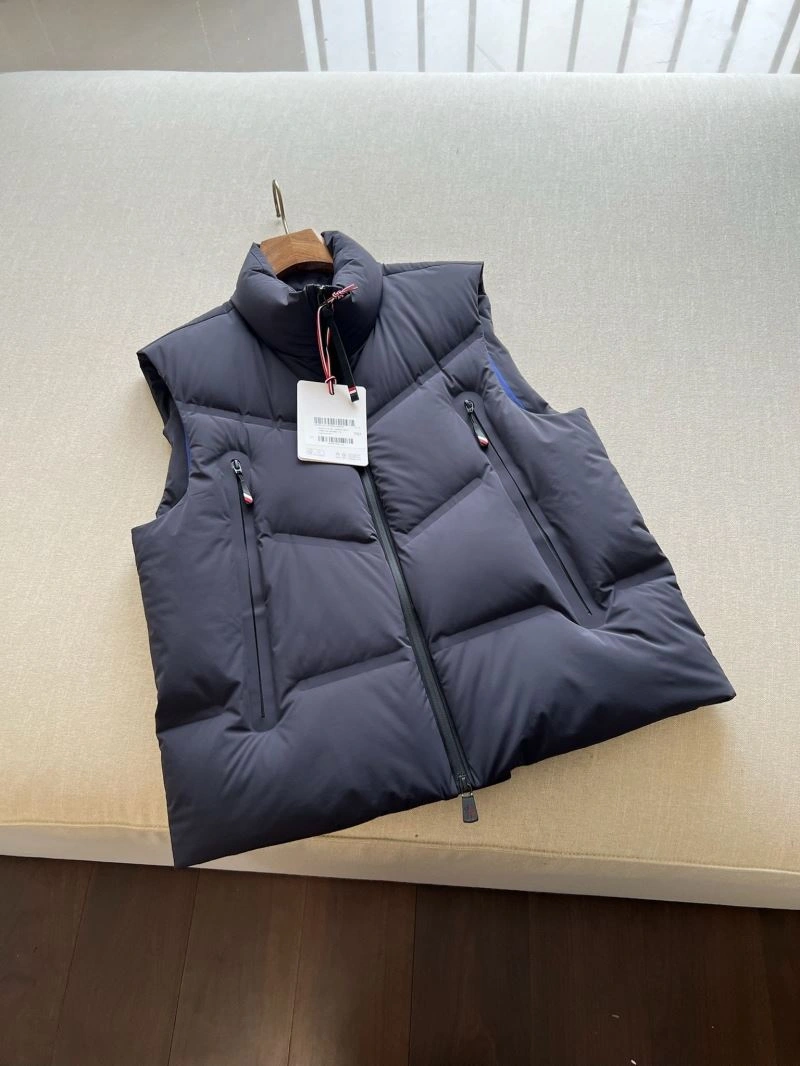 Moncler Down Jackets EasyMatch 143973
