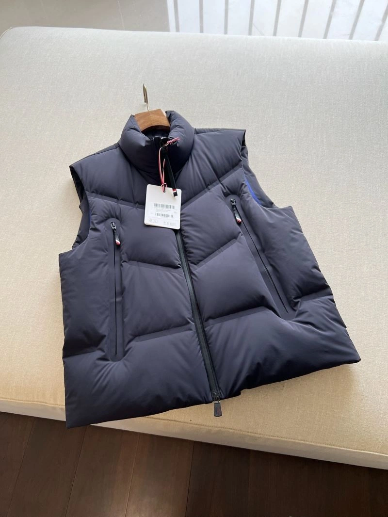 Moncler Down Jackets EasyMatch 143973