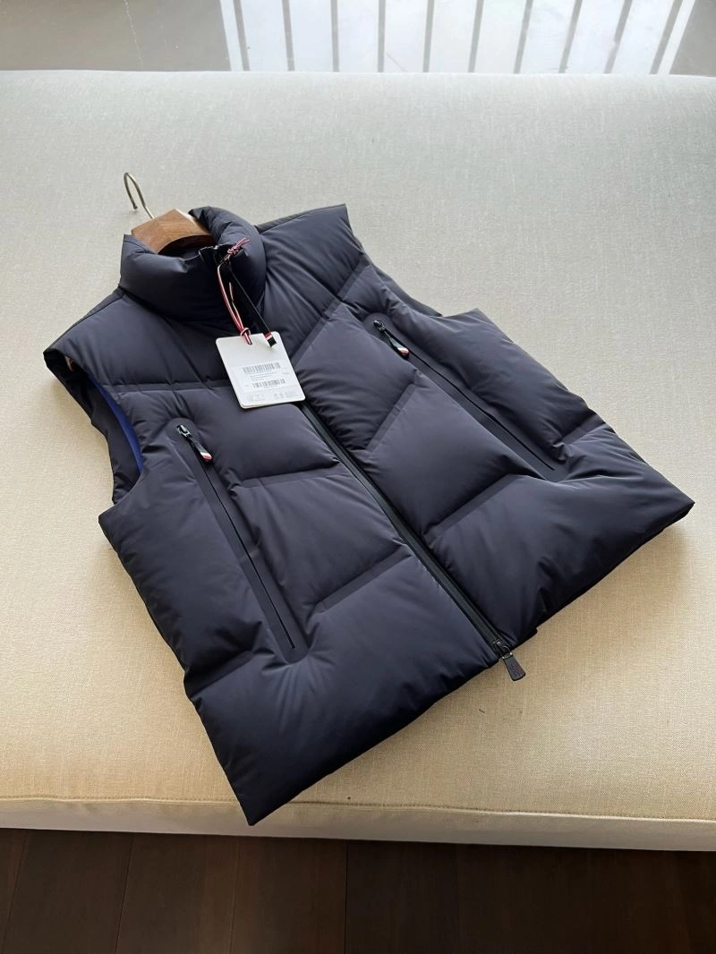 Moncler Down Jackets EasyMatch 143973
