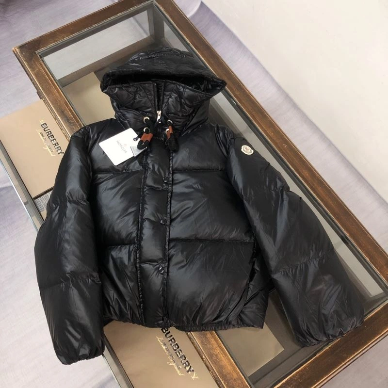 Moncler Down Jackets Snug 143972