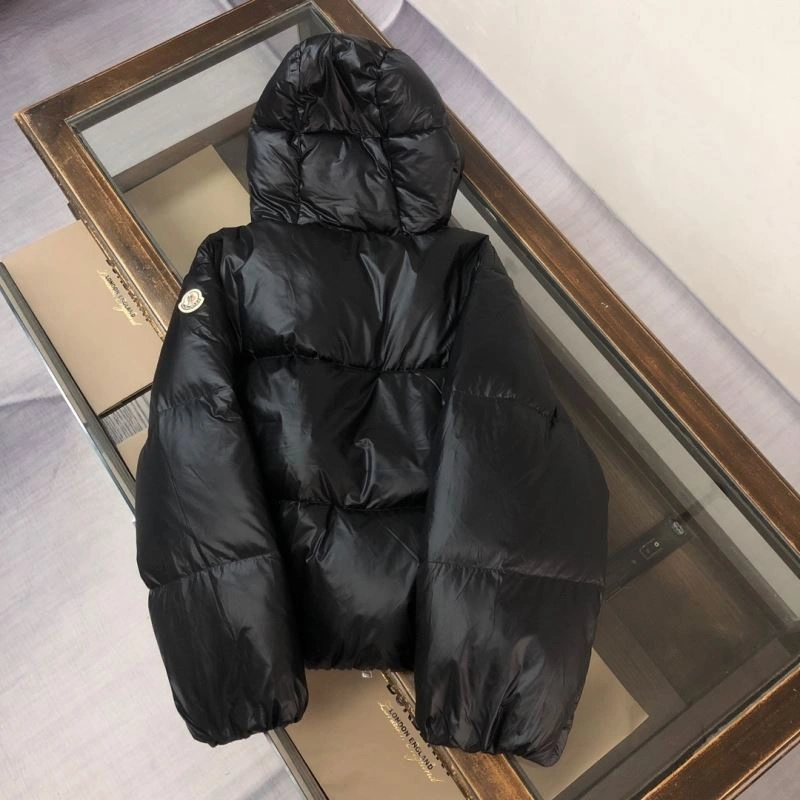 Moncler Down Jackets Snug 143972