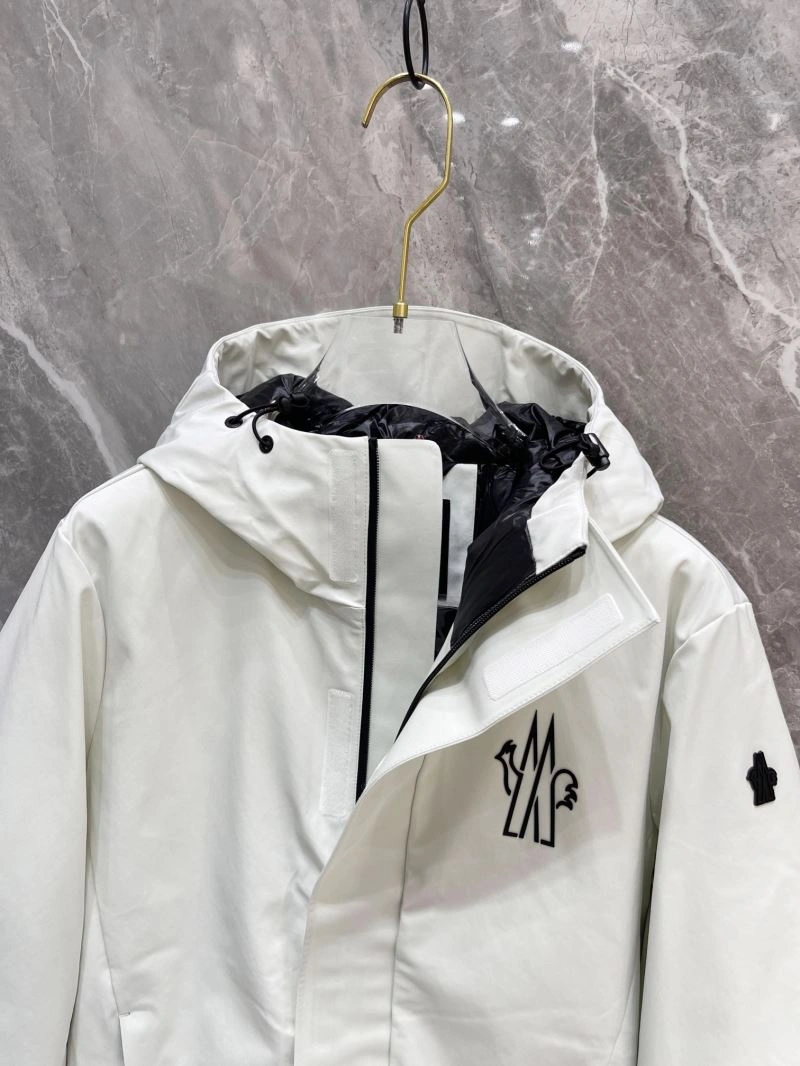 Moncler Down Jackets Fashionable 143941