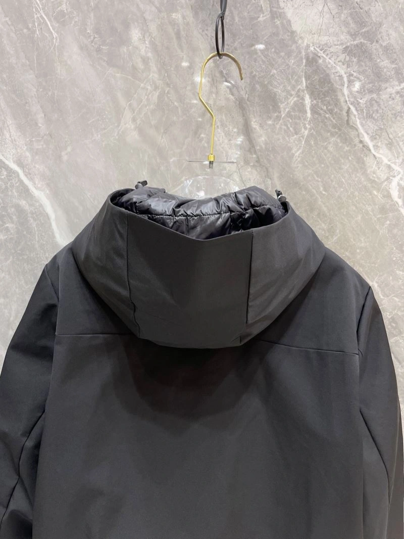 Moncler Down Jackets Soft 143942