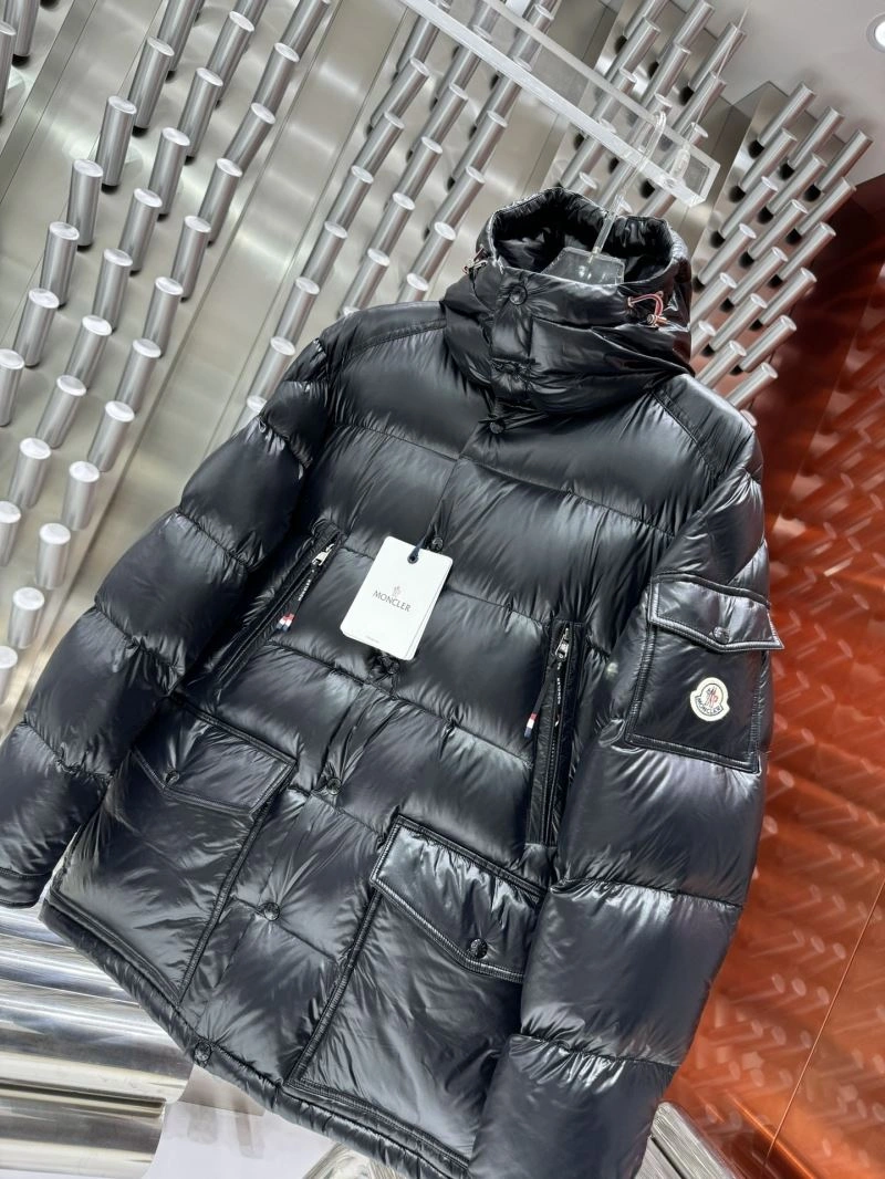 Moncler Down Jackets UrbanChic 143931