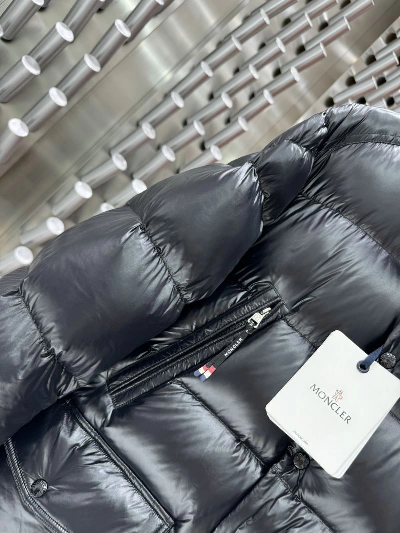 Moncler Down Jackets UrbanChic 143931