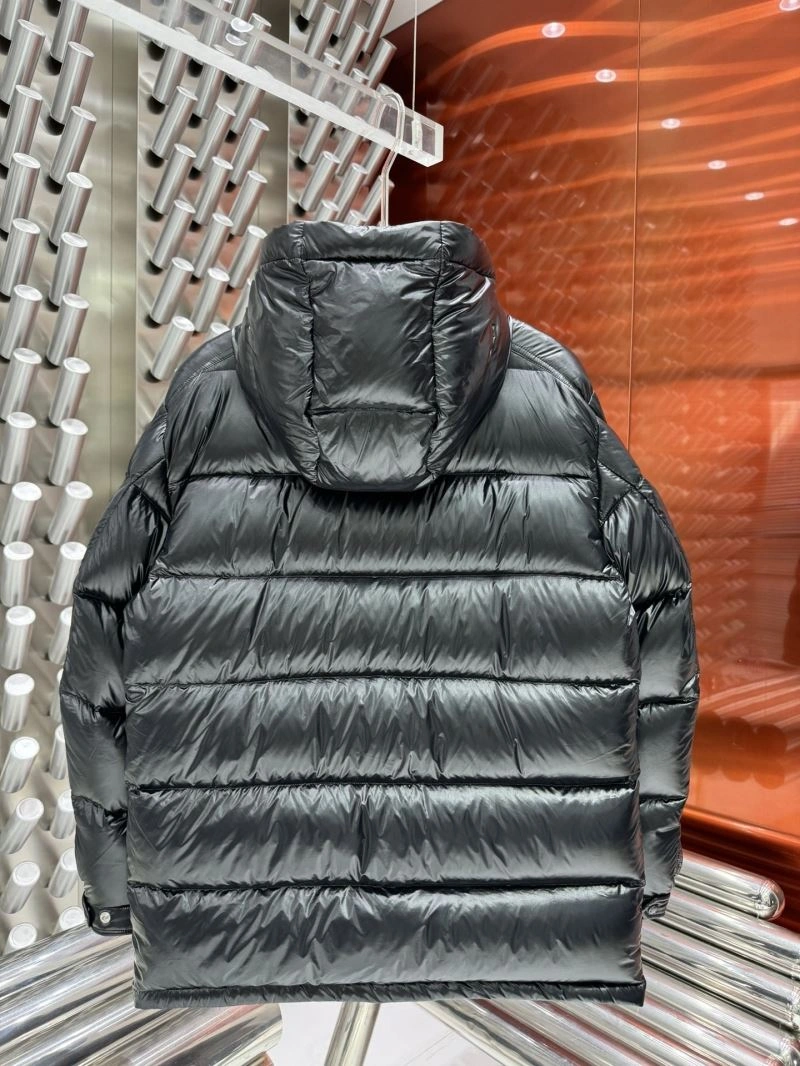 Moncler Down Jackets UrbanChic 143931