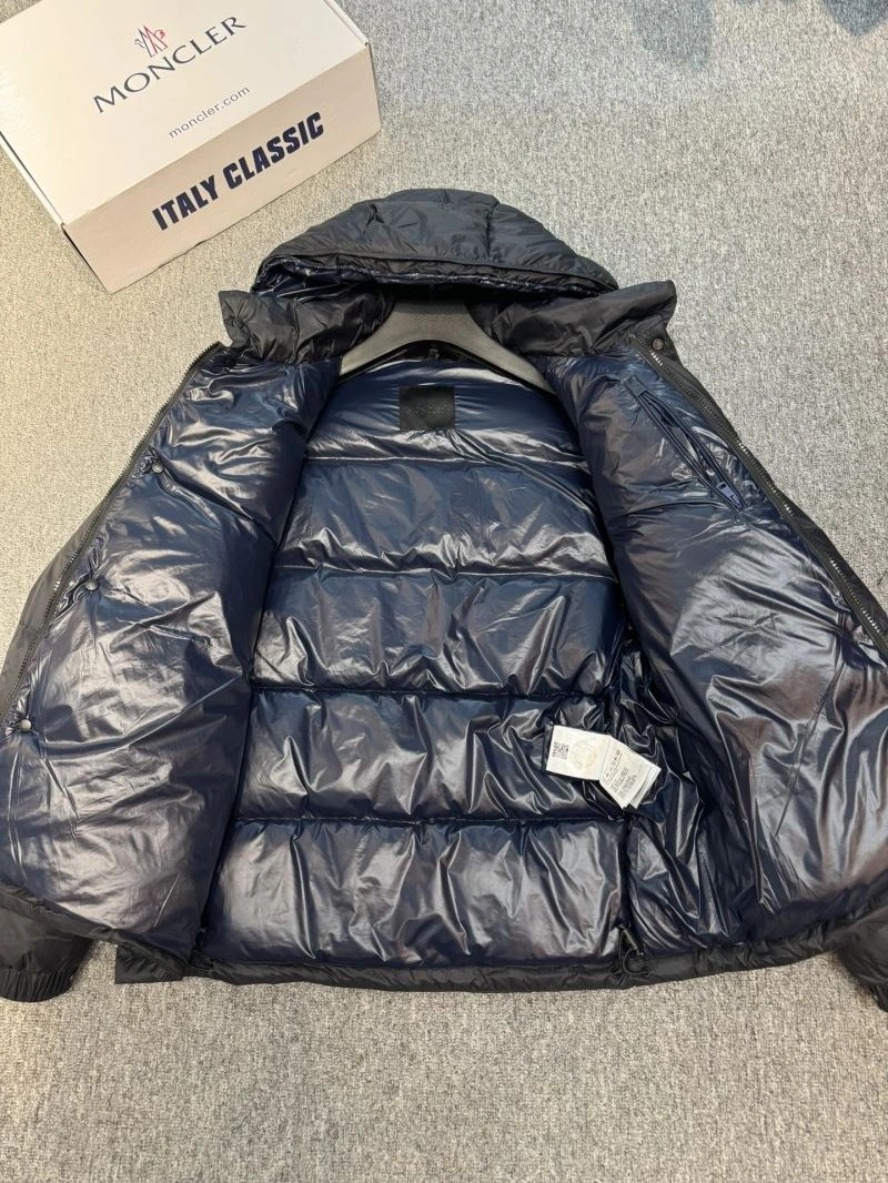 Moncler Down Jackets Fashionable 143934