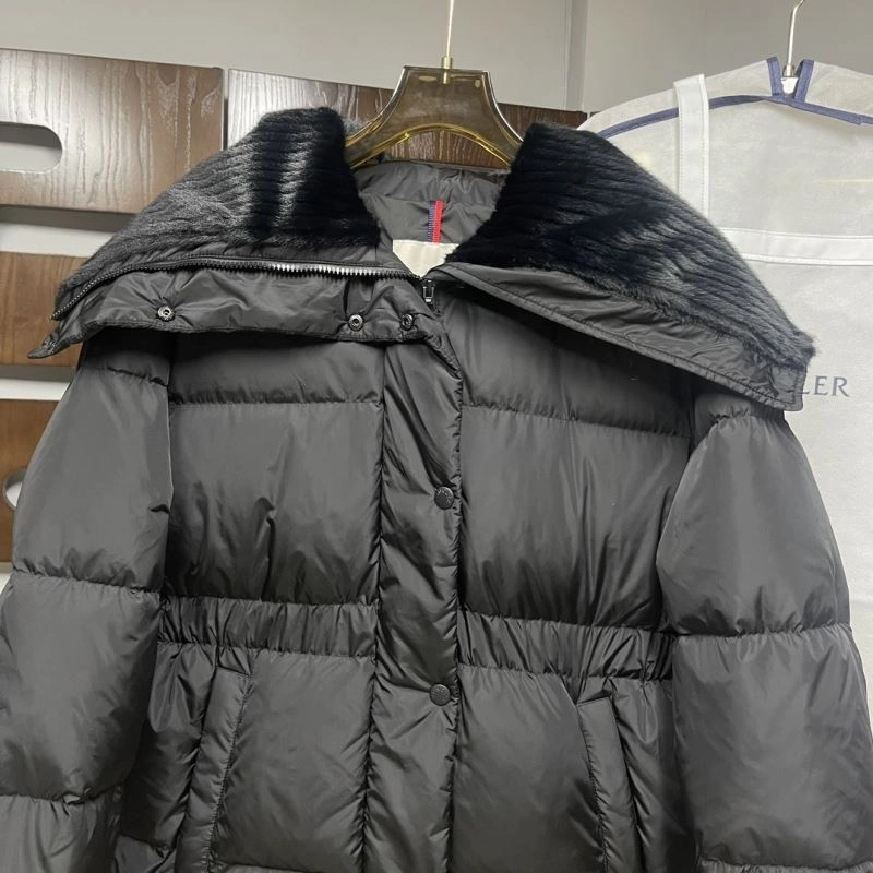 Moncler Down Jackets Vibrant 143939