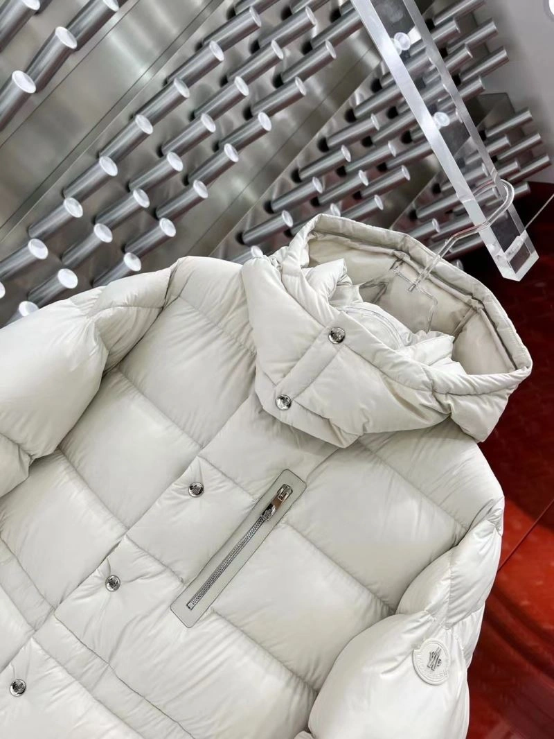 Effortless Moncler Down Jackets 143926