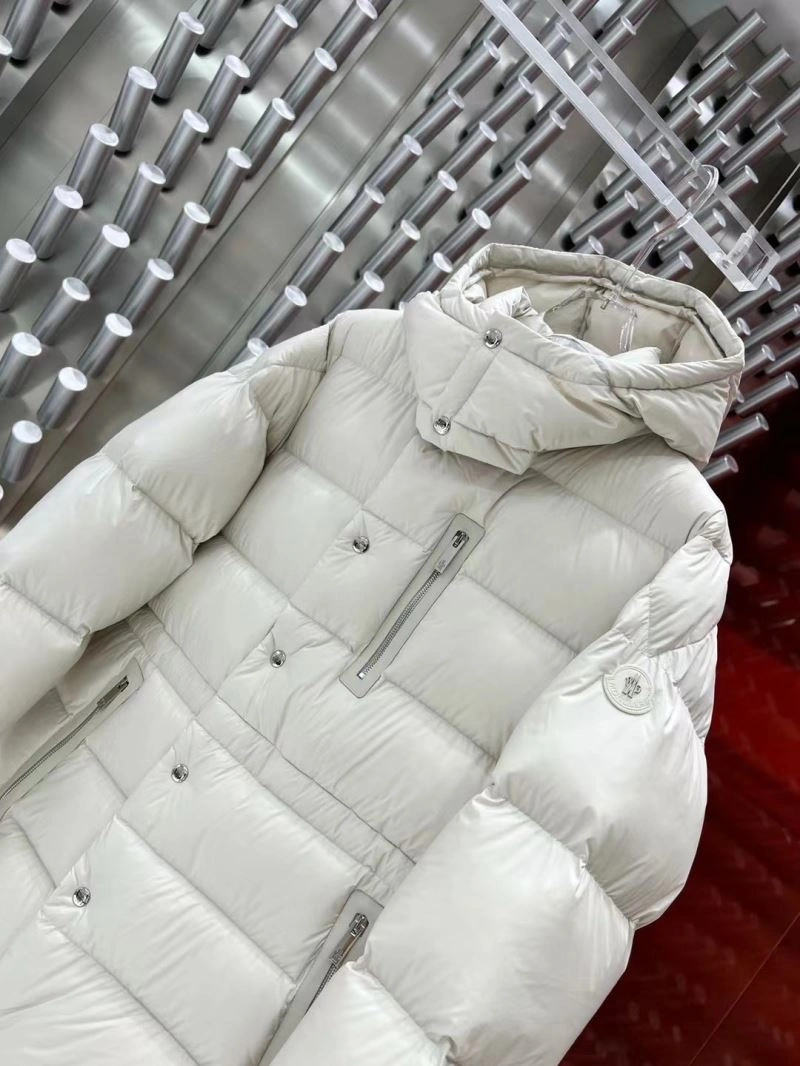Effortless Moncler Down Jackets 143926