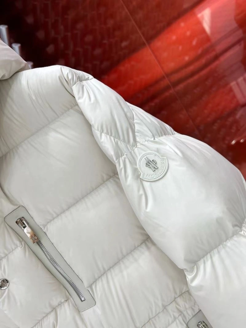 Effortless Moncler Down Jackets 143926