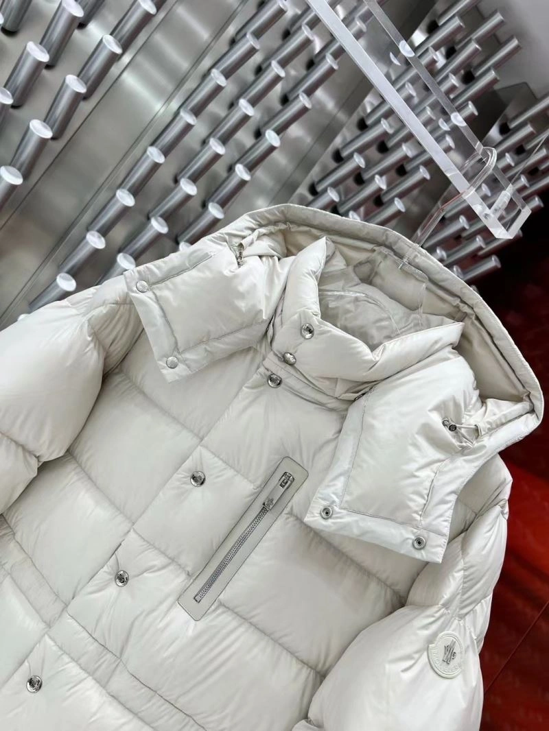 Effortless Moncler Down Jackets 143926
