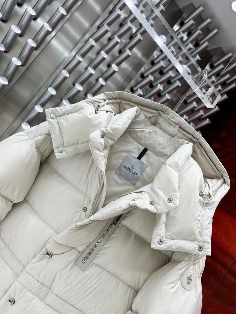 Effortless Moncler Down Jackets 143926