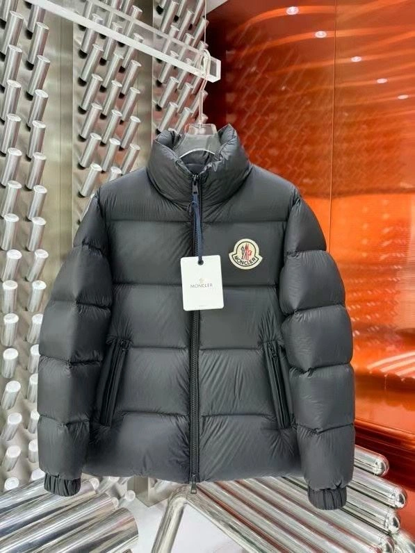 Neat Moncler Down Jackets 143921