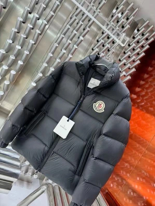 Neat Moncler Down Jackets 143921
