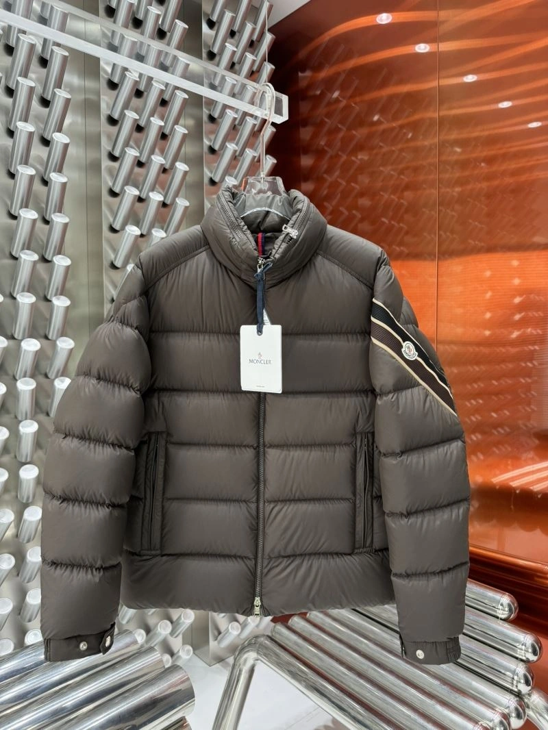 Moncler Down Jackets Comfortable 143917