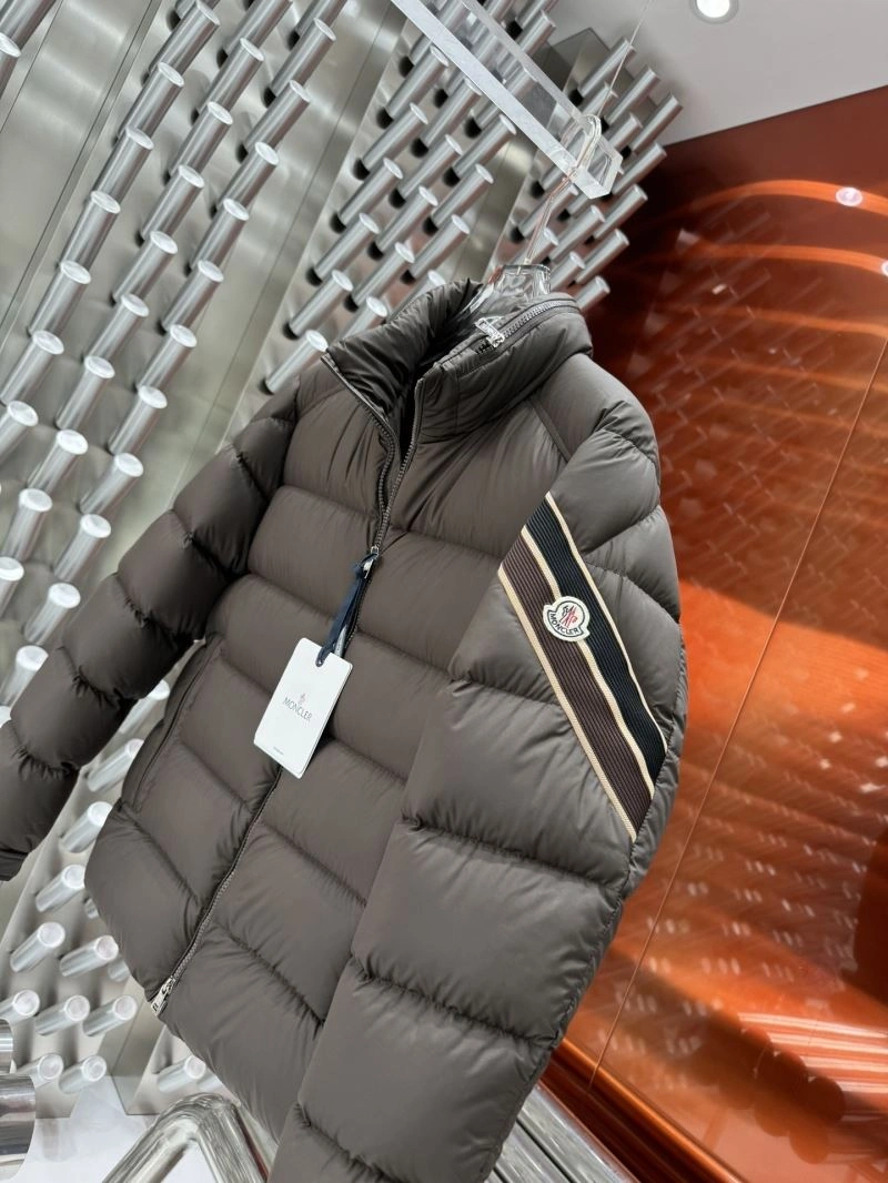 Moncler Down Jackets Comfortable 143917
