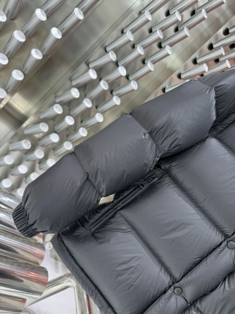 Moncler Down Jackets Resilient 143936