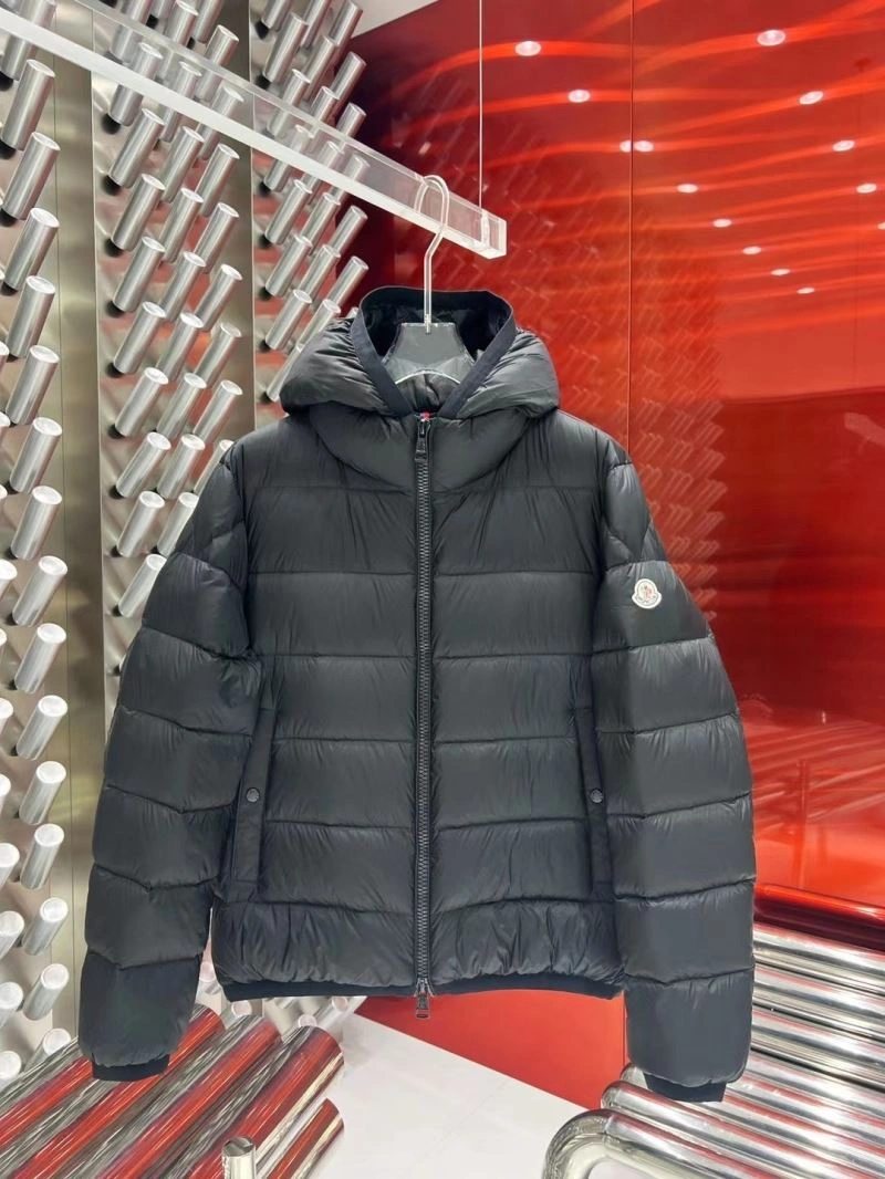 Casual Moncler Down Jackets 143906