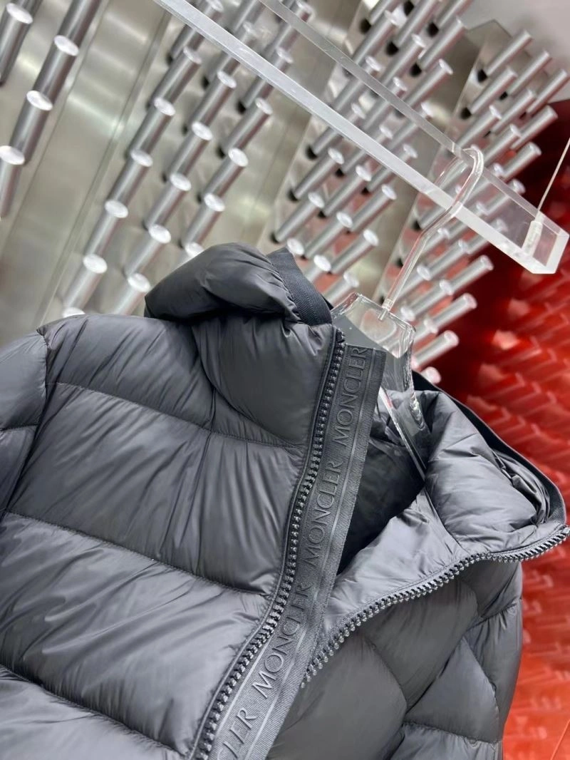 Casual Moncler Down Jackets 143906