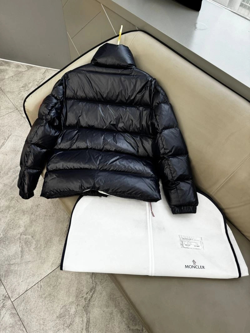 Moncler Down Jackets Cozy 143890