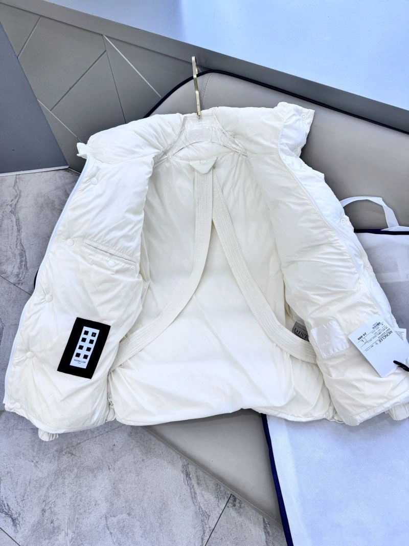 Stretchable Moncler Down Jackets 143902