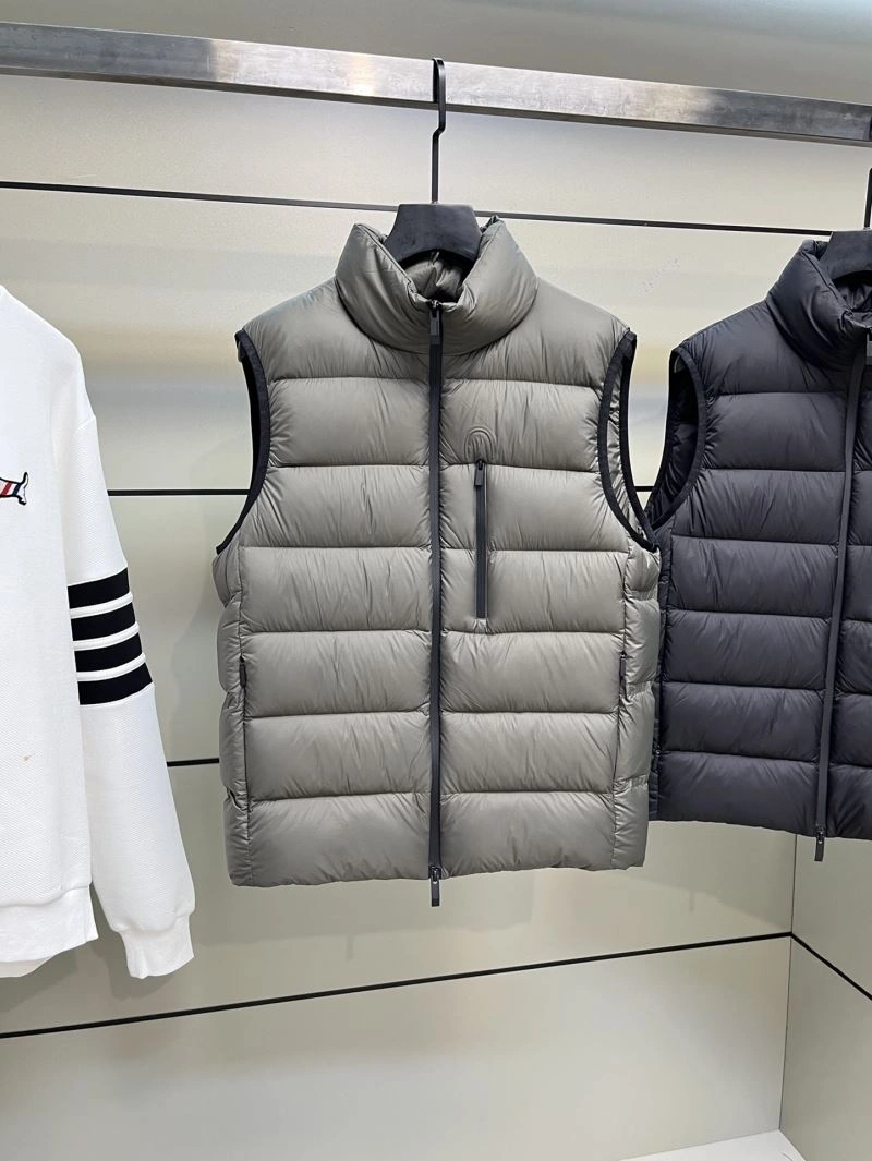 Sporty Moncler Down Jackets 143896