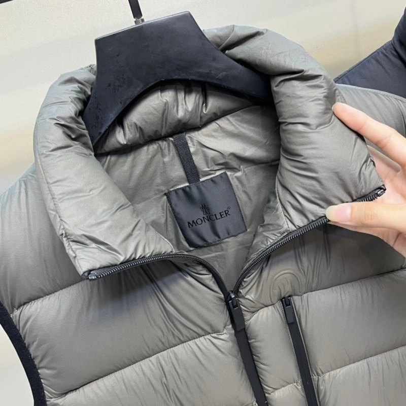 Sporty Moncler Down Jackets 143896