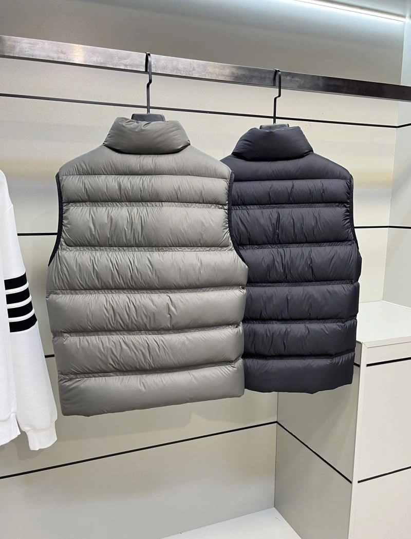 Sporty Moncler Down Jackets 143896
