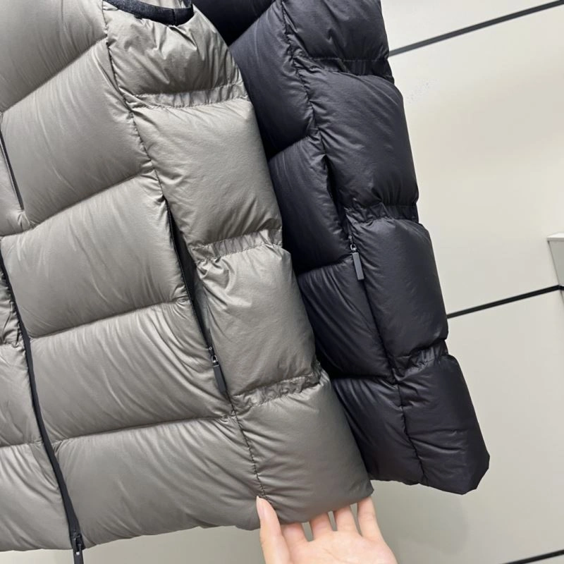 Sporty Moncler Down Jackets 143896