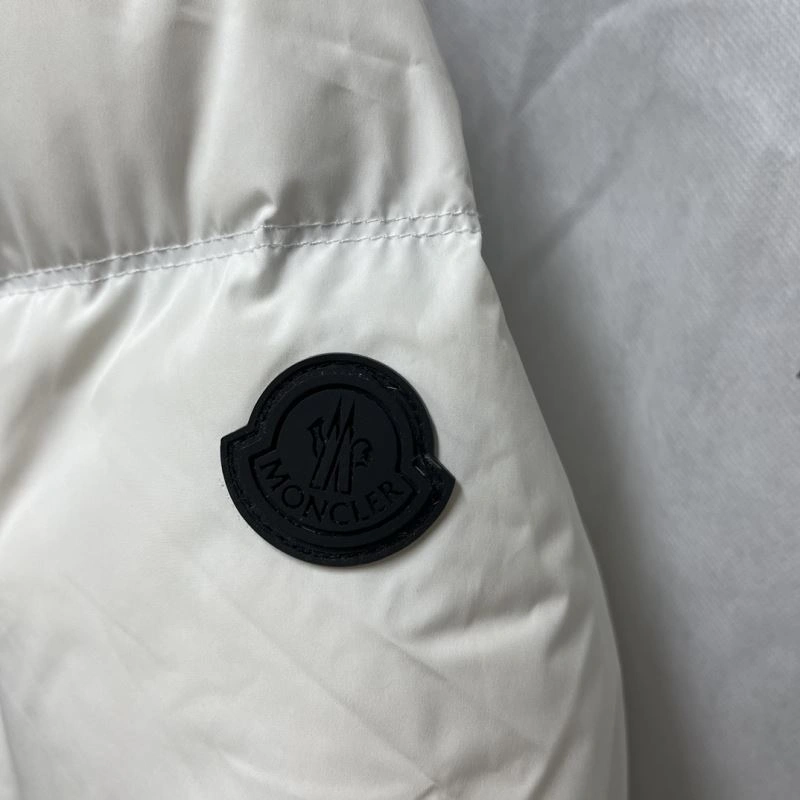 TravelReady Moncler Down Jackets 143897