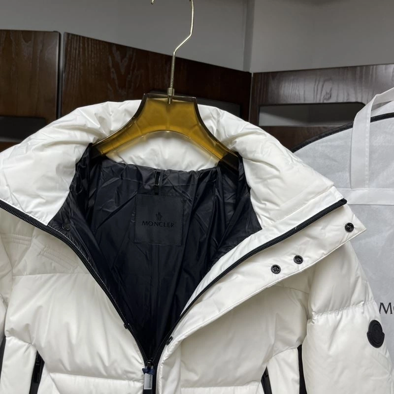 TravelReady Moncler Down Jackets 143897