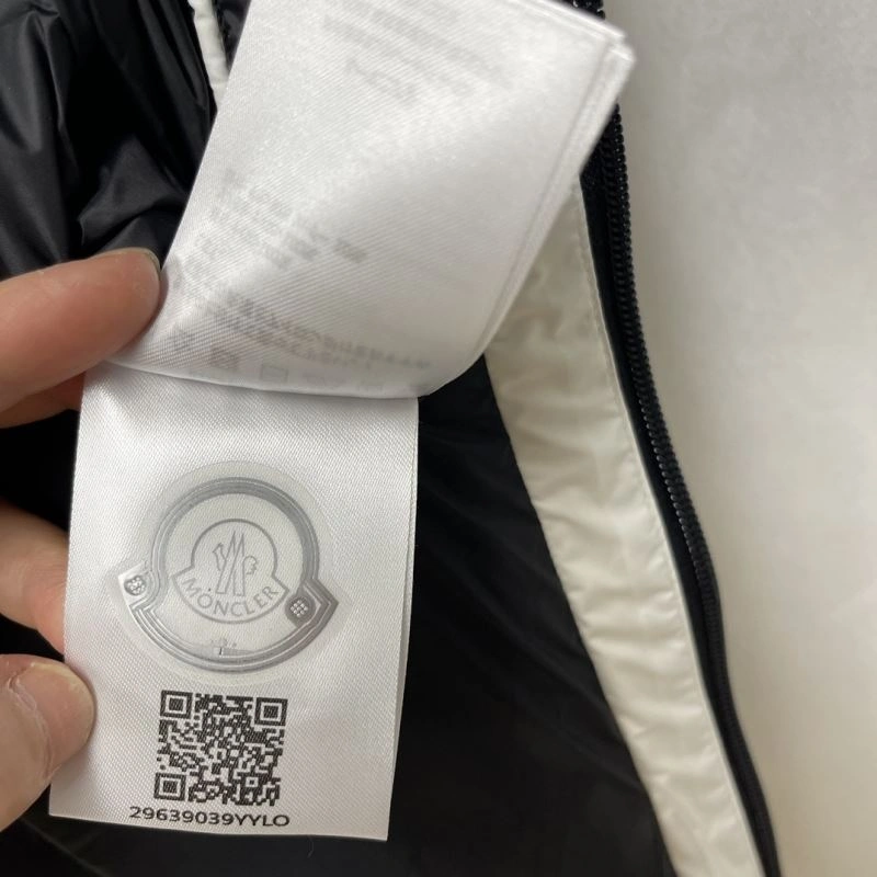 TravelReady Moncler Down Jackets 143897