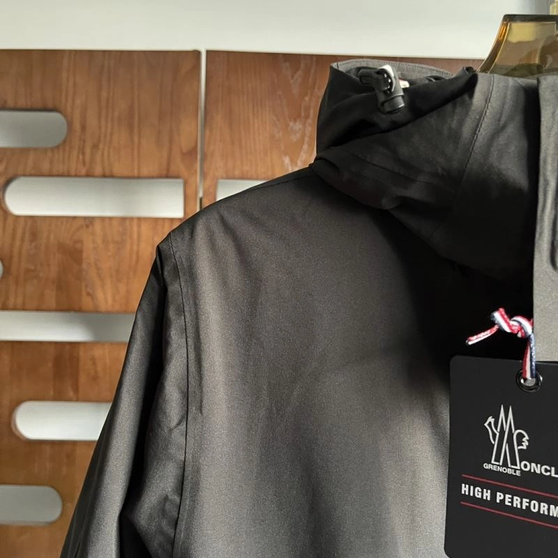 FashionForward Moncler Down Jackets 143878
