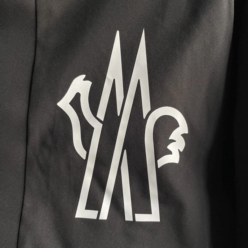 FashionForward Moncler Down Jackets 143878