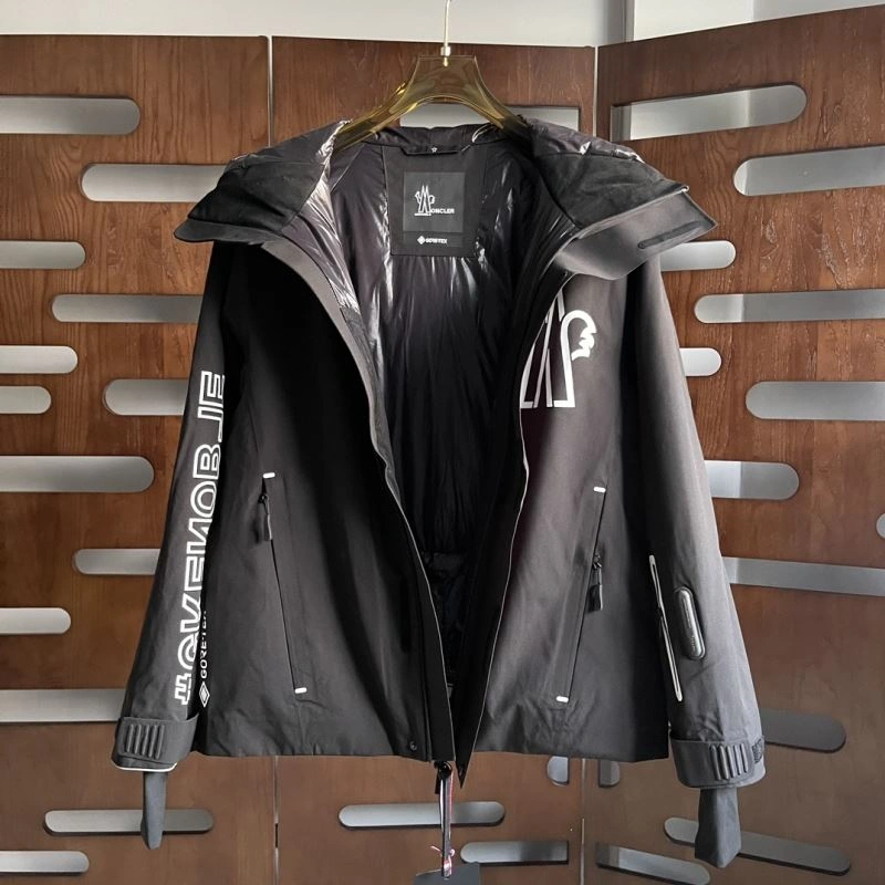 FashionForward Moncler Down Jackets 143878