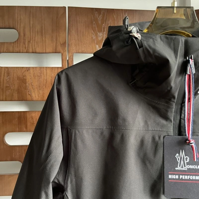 UrbanChic Moncler Down Jackets 143870