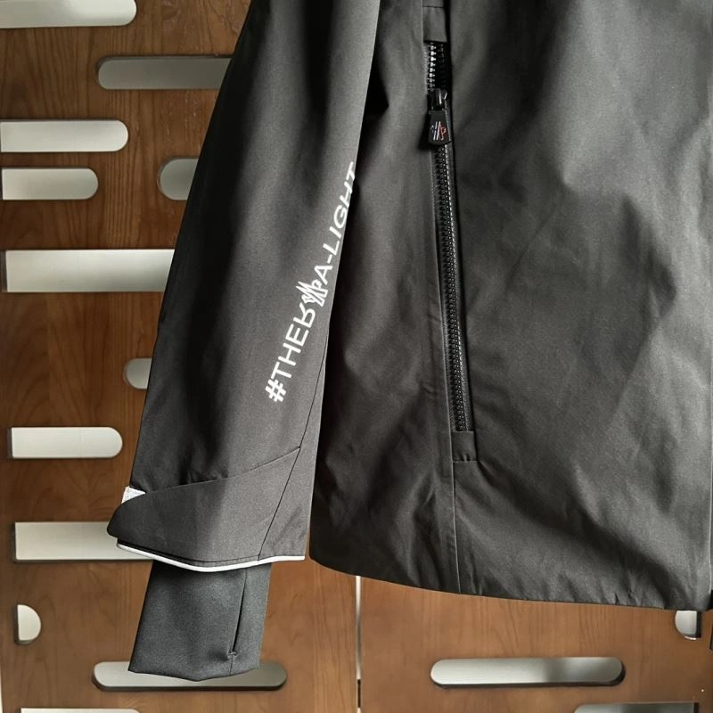 UrbanChic Moncler Down Jackets 143870