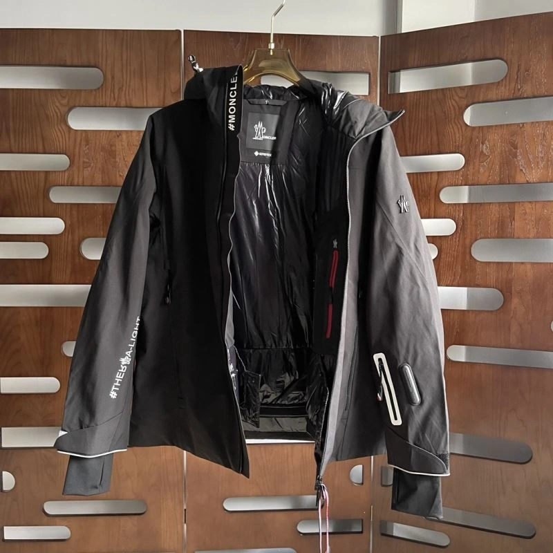 UrbanChic Moncler Down Jackets 143870