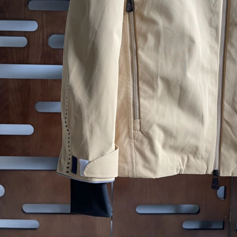 SportInspired Moncler Down Jackets 143876