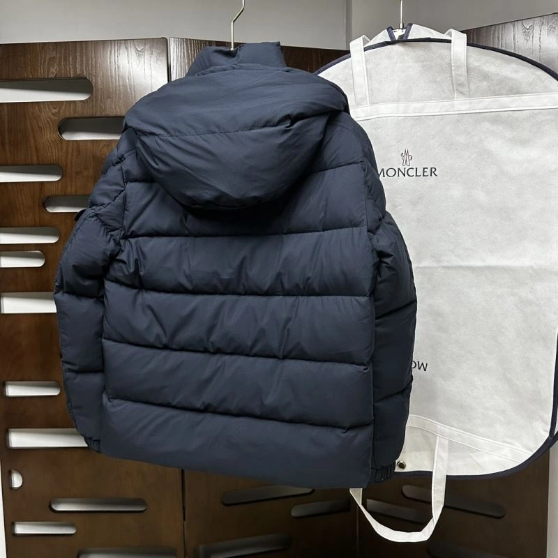 Moncler Down Jackets EasyMatch 143877