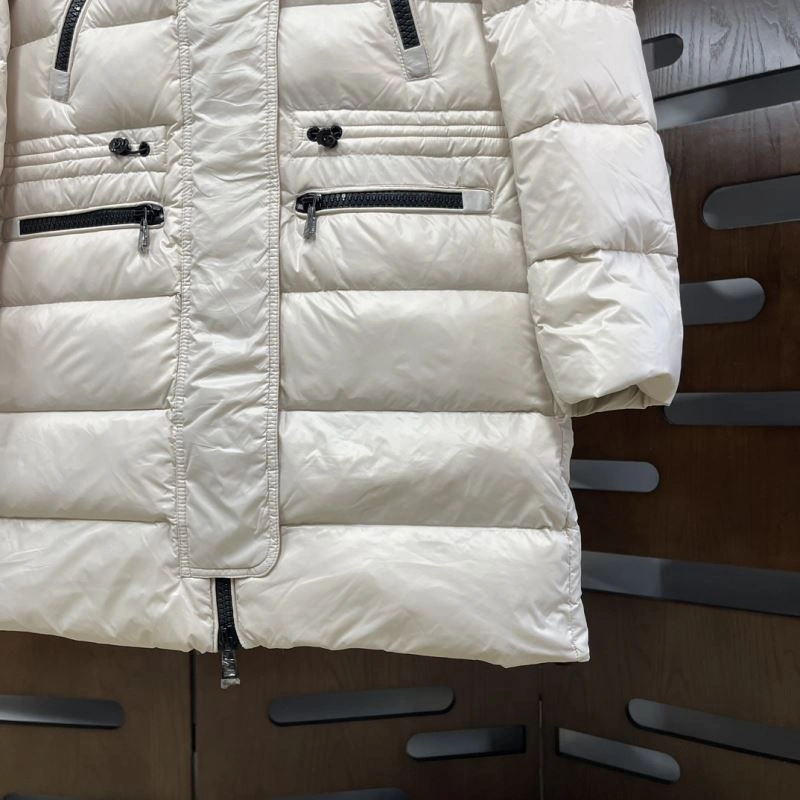 Vibrant Moncler Down Jackets 143875