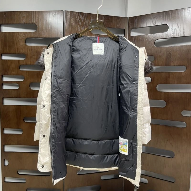 Vibrant Moncler Down Jackets 143875