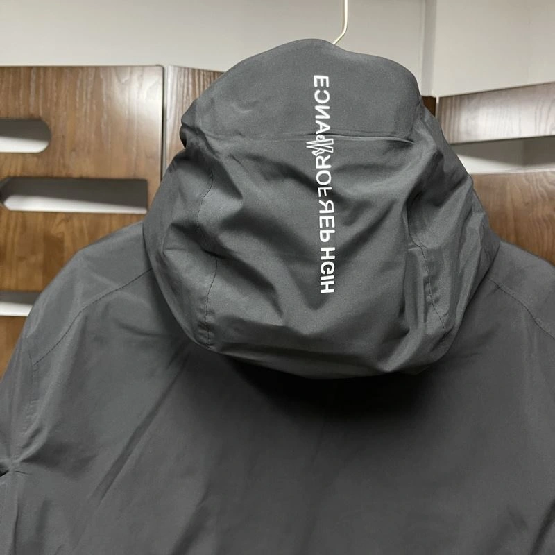 Breathable Moncler Down Jackets 143871