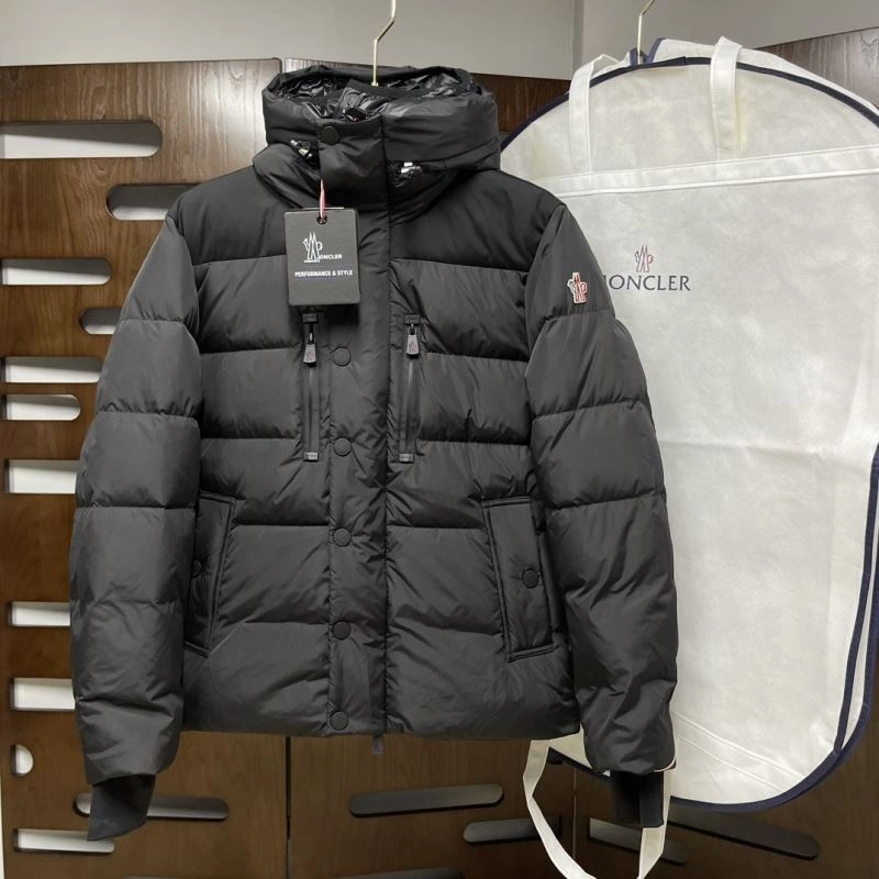 Breathable Moncler Down Jackets 143866