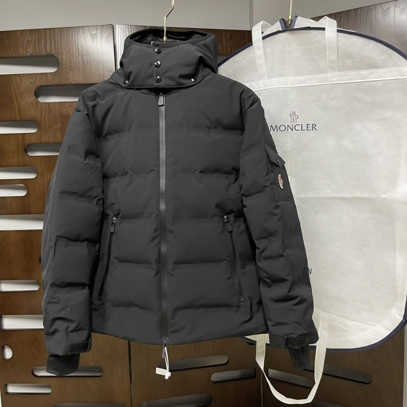 Moncler Down Jackets UrbanChic 143863