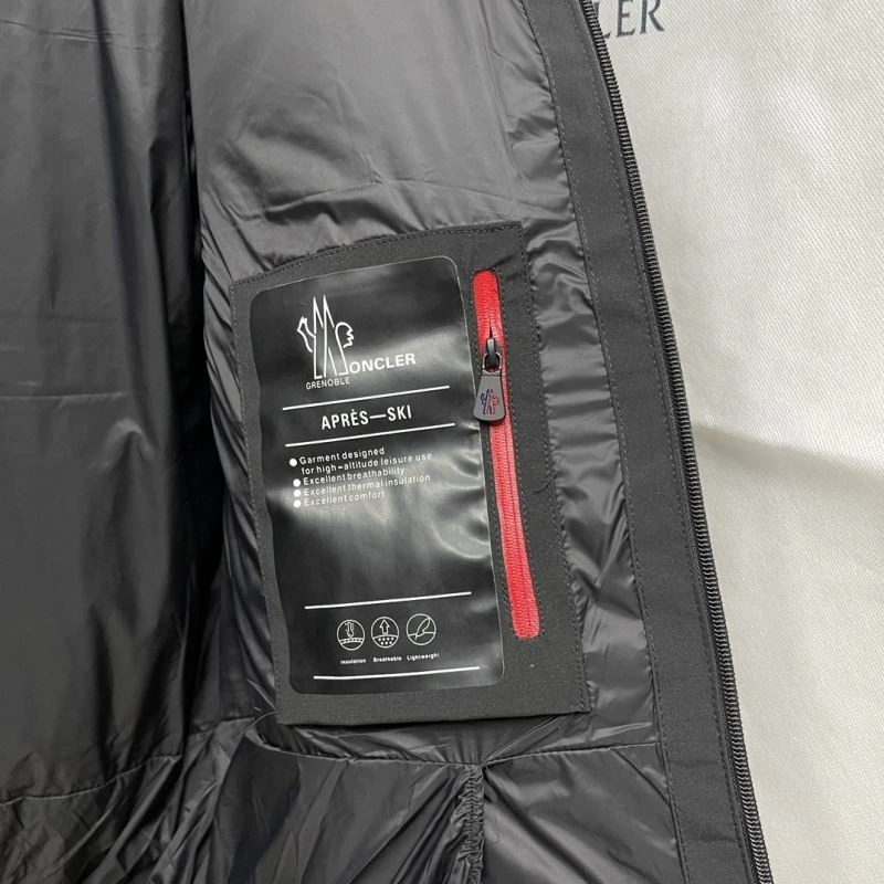 Moncler Down Jackets UrbanChic 143863