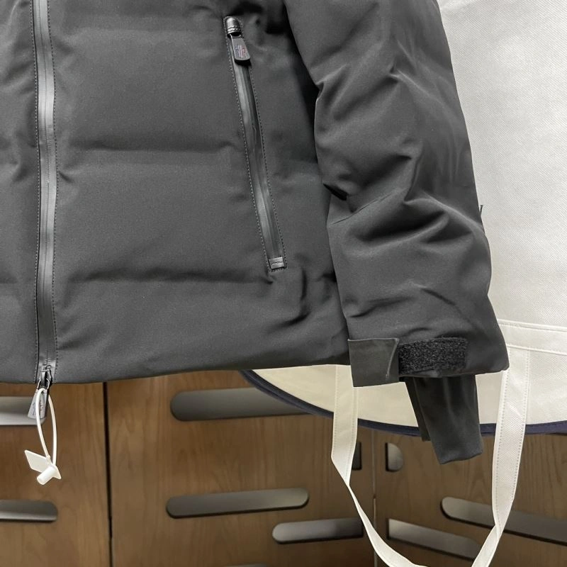 Moncler Down Jackets UrbanChic 143863