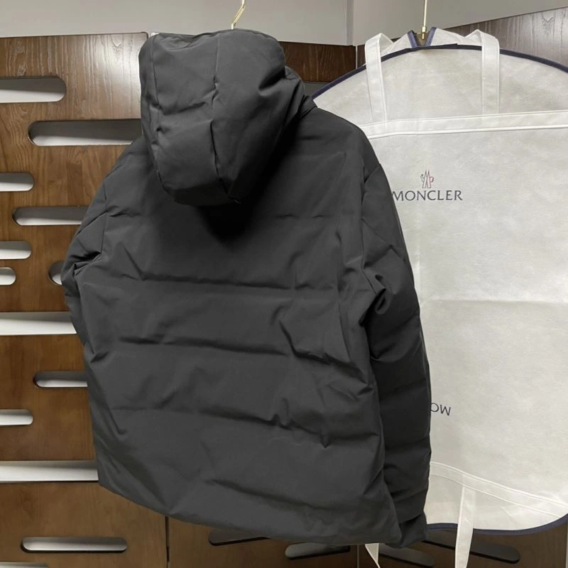 Moncler Down Jackets UrbanChic 143863