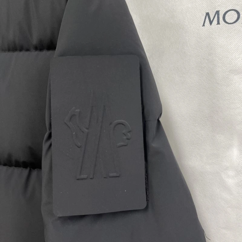 Functional Moncler Down Jackets 143860